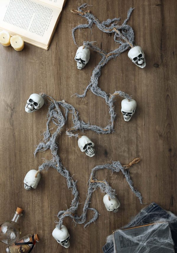 Skull Garland Prop